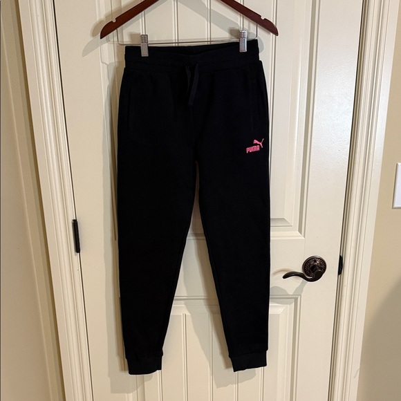 Puma Kids Black Fleece Sweats Joggers with Pink Logo Size 14/16 - Picture 3 of 11